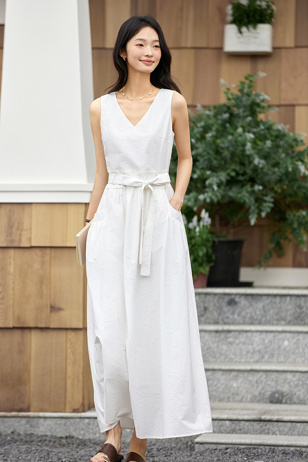 French Elegant V-neck Sleeveless Pleated Dress-VIMLYSTORE