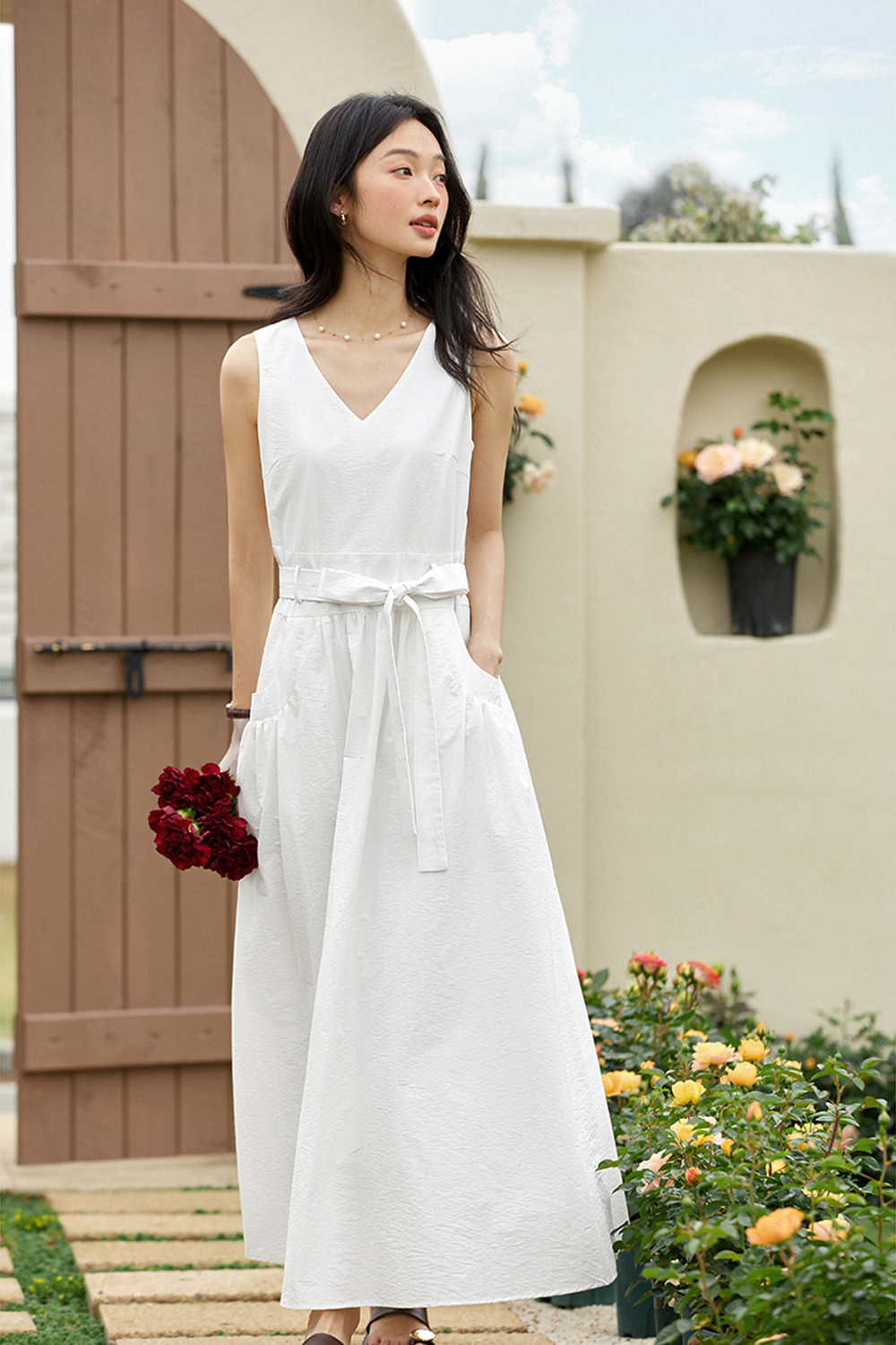 French Elegant V-neck Sleeveless Pleated Dress-VIMLYSTORE