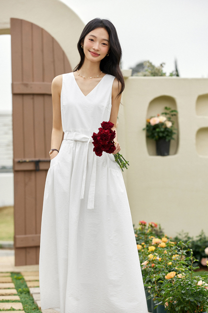 French Elegant V-neck Sleeveless Pleated Dress-VIMLYSTORE