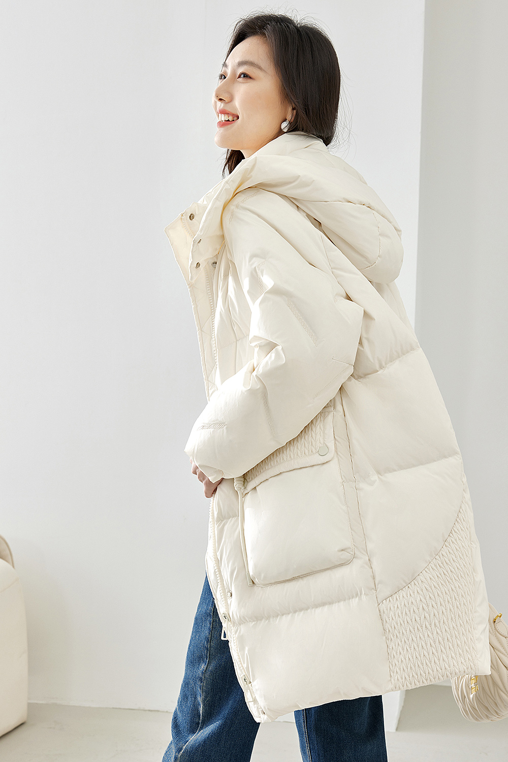 Loose hooded down jacket