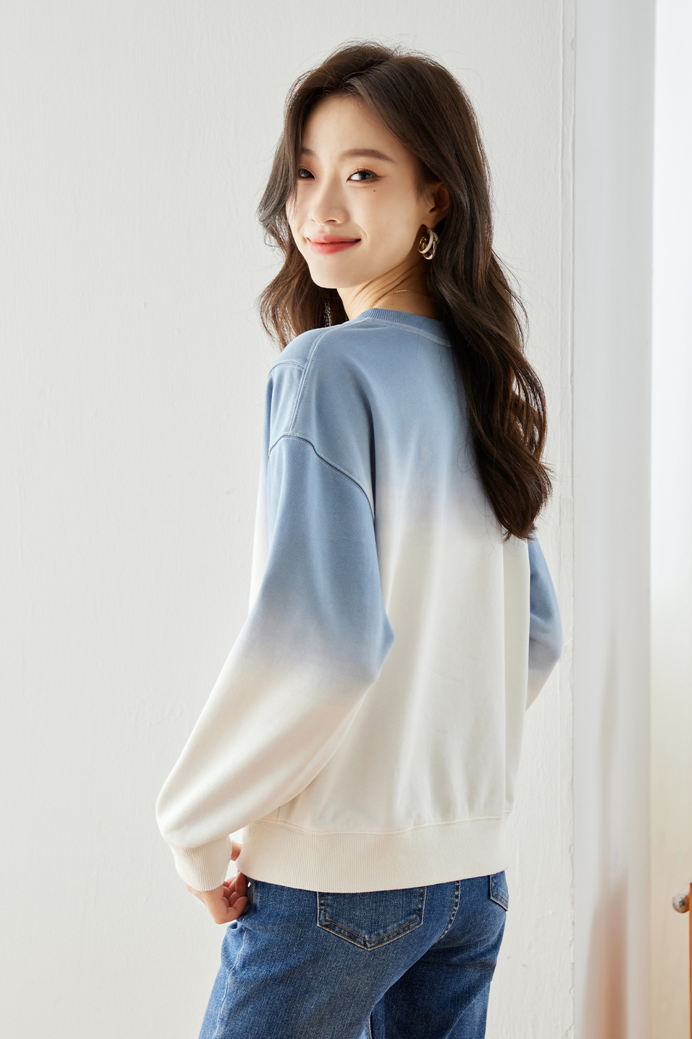 Gradient Round Neck Hoodie-VIMLYSTORE