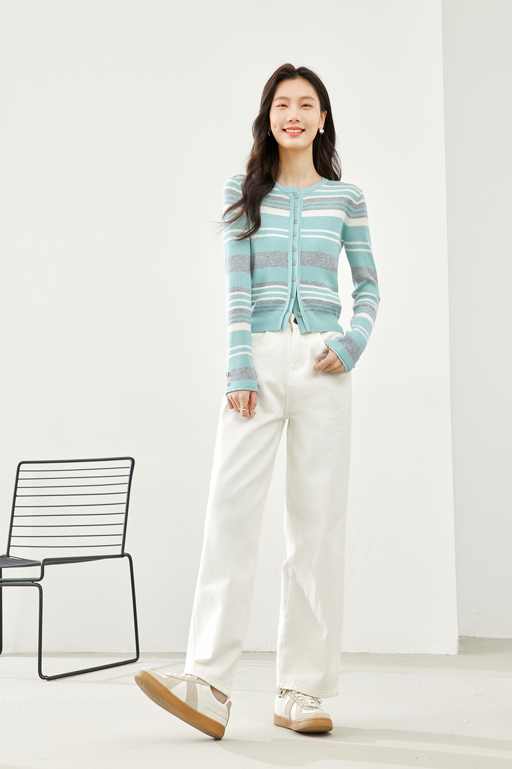 Round Neck Striped Knit Sweater-VIMLYSTORE