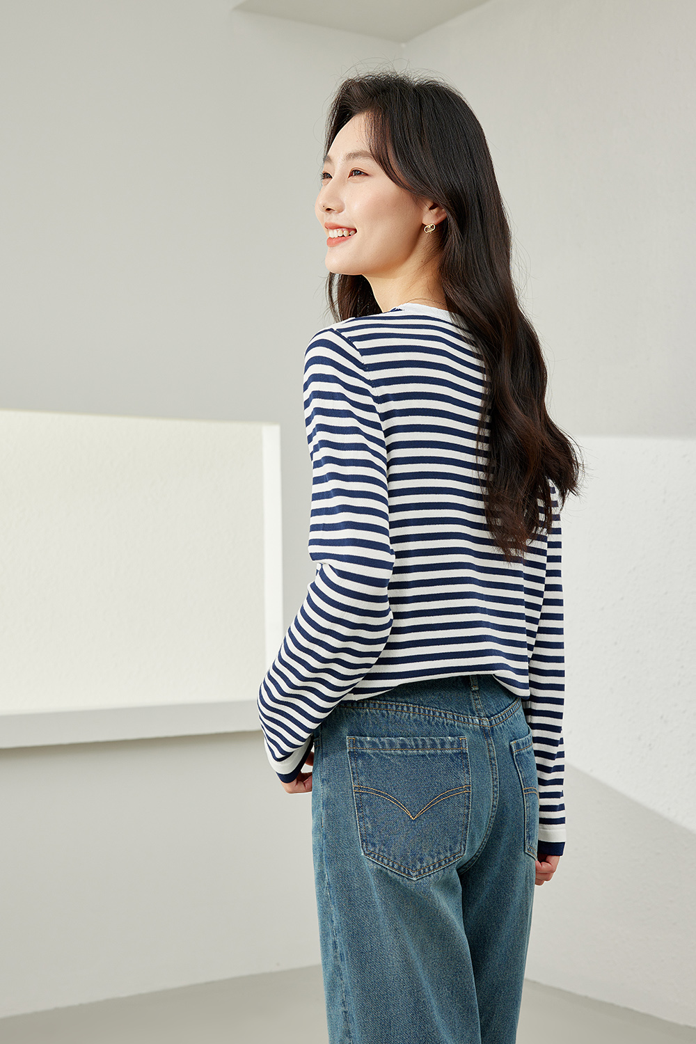 Round Neck Striped Knit Sweater-VIMLYSTORE