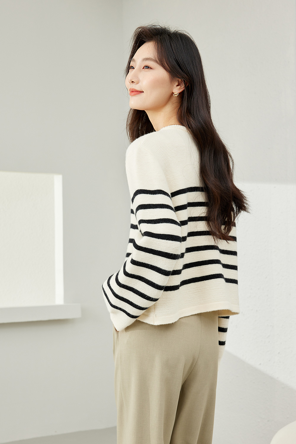 Rounded Hem Knitted Cardigan-VIMLYSTORE