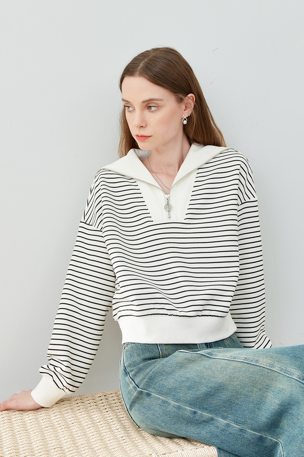 Fashionable Striped sweatshirt -