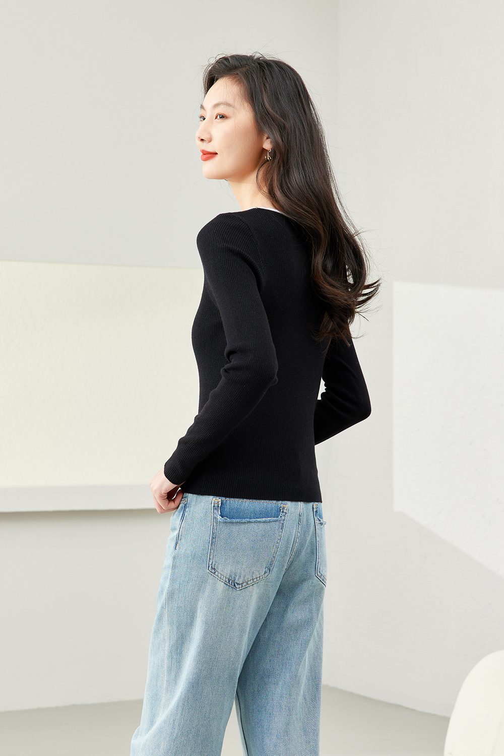U-Neck Contrast Knitted Sweater