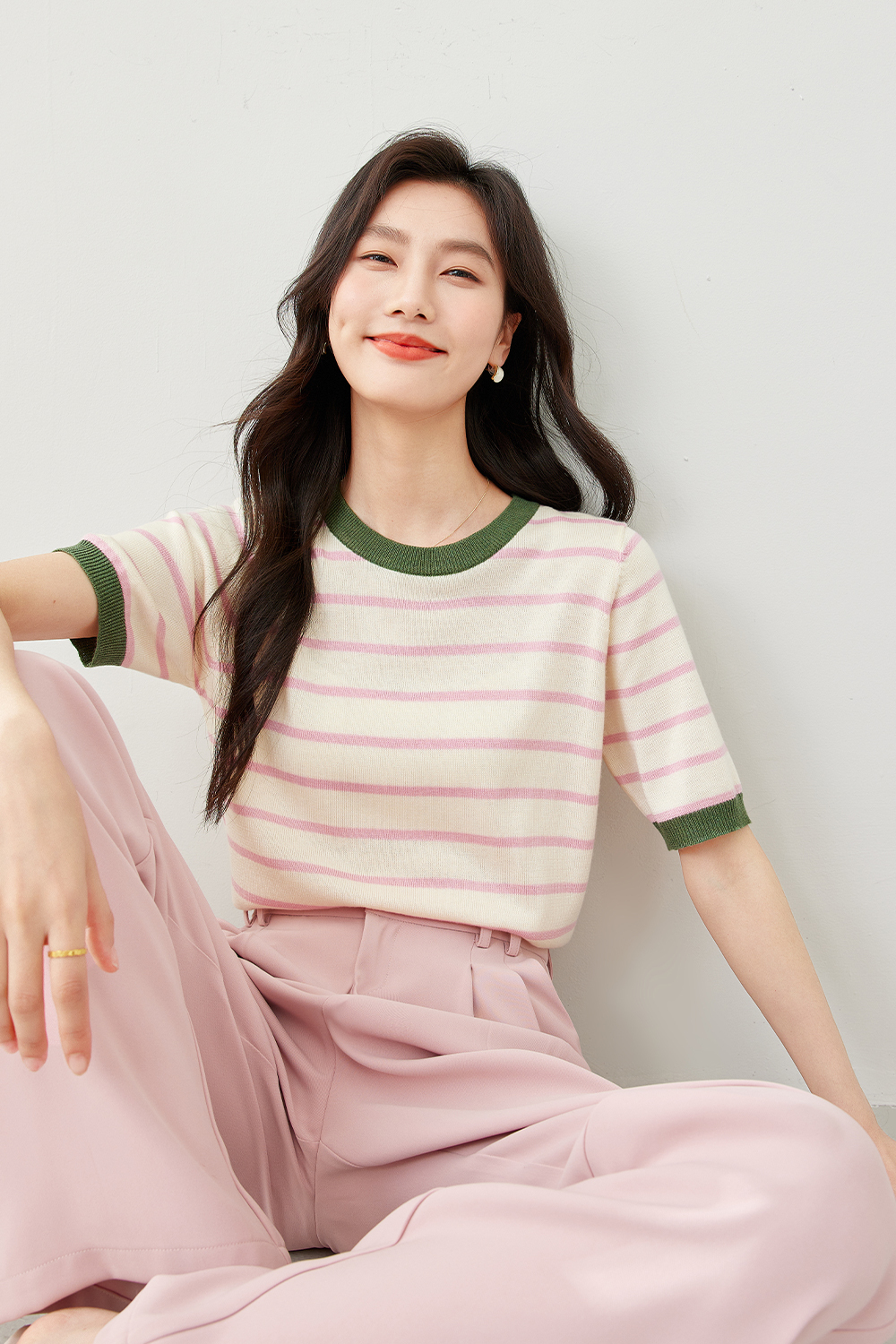 Fashionable Contrast Color Sweater