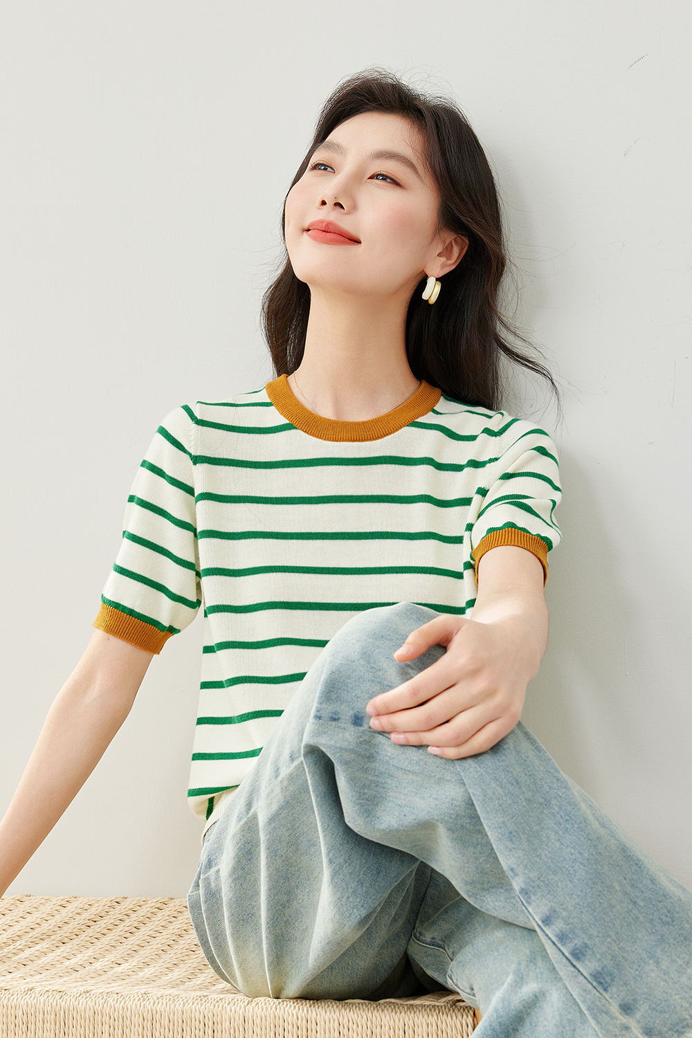 Fashionable Contrast Color Sweater