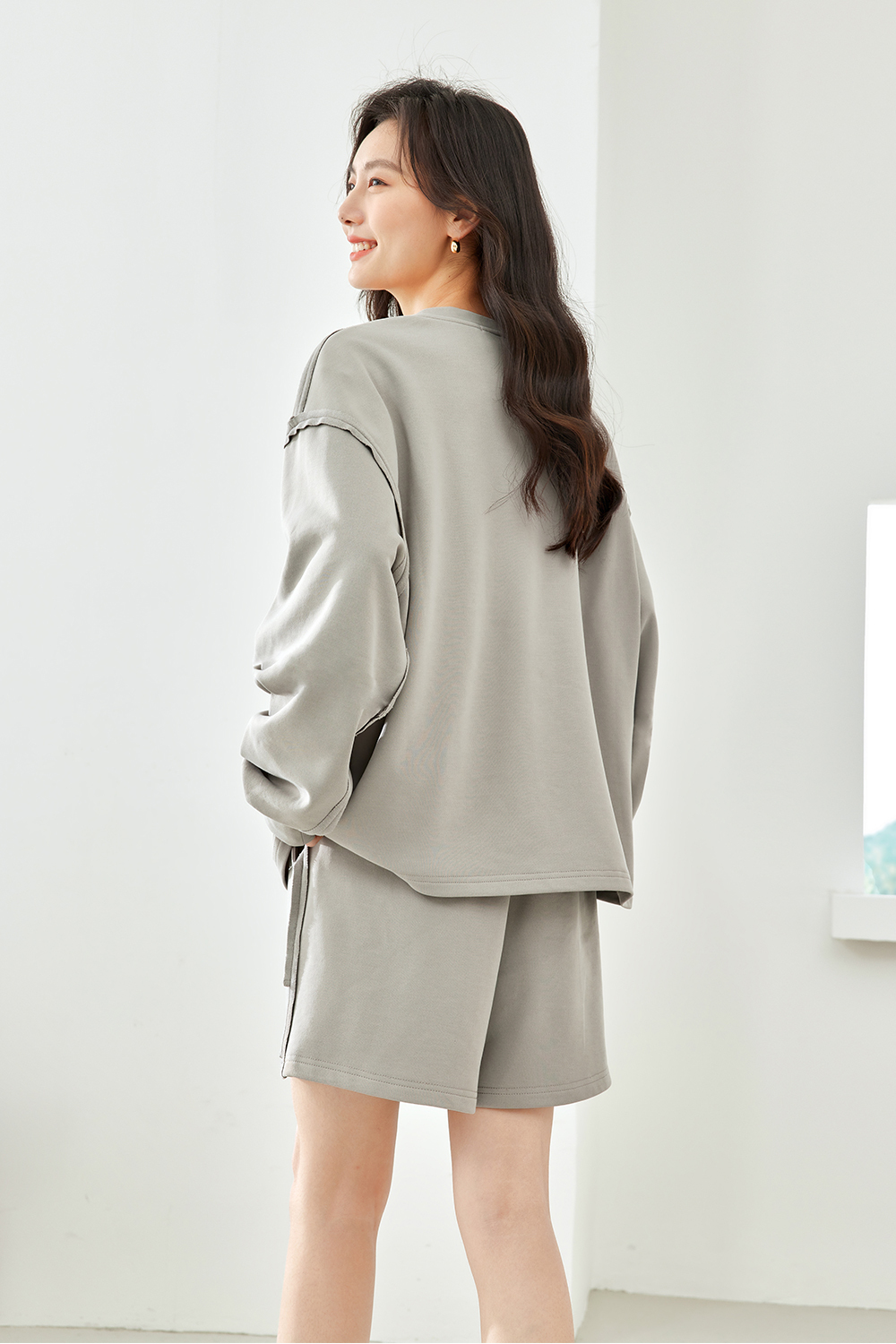 Loose Silhouette Sweatshirt Suit