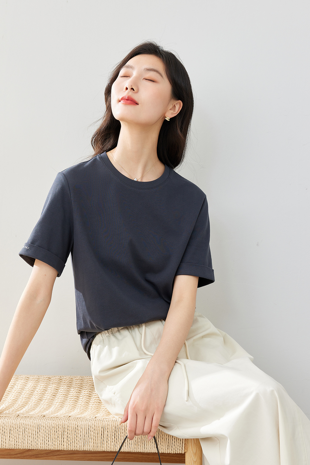 Simple Commuter Round Neck T-Shirt