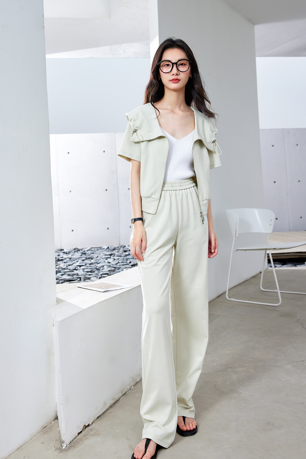 Fashionable Navy Collar Suit