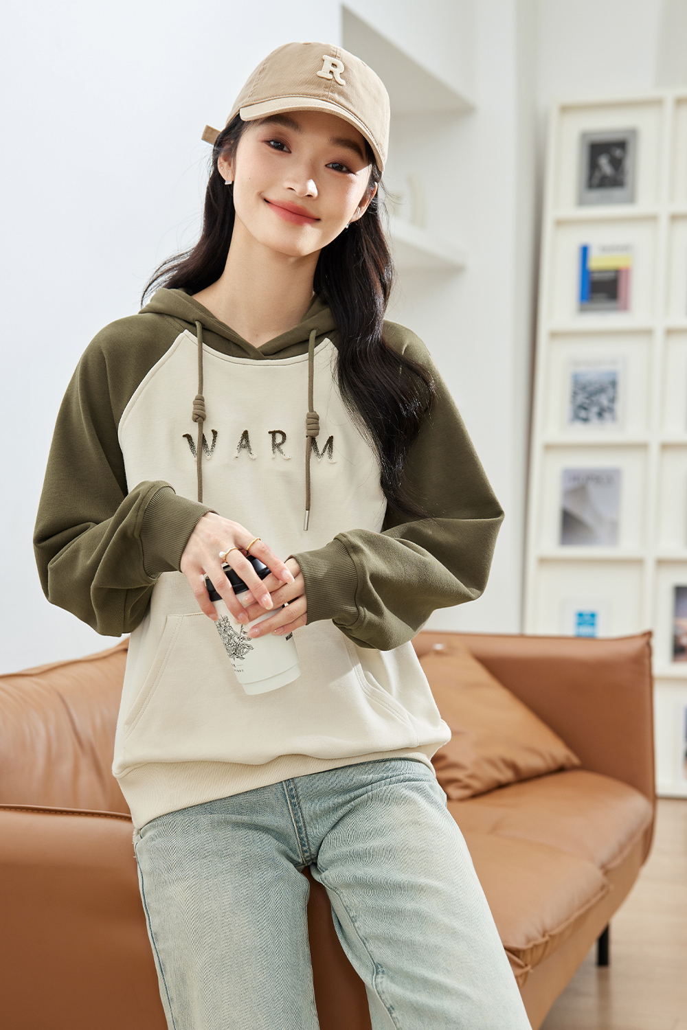 Retro contrasting color hooded sweatshirt