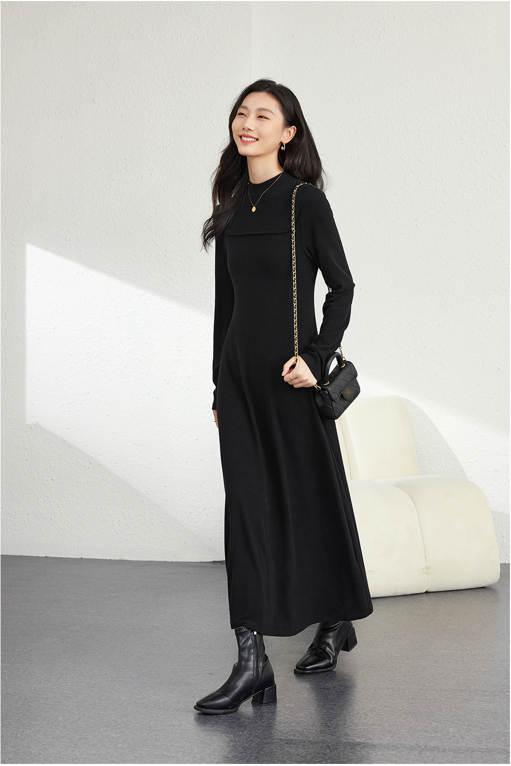 Inner waist-cinched knitted dress