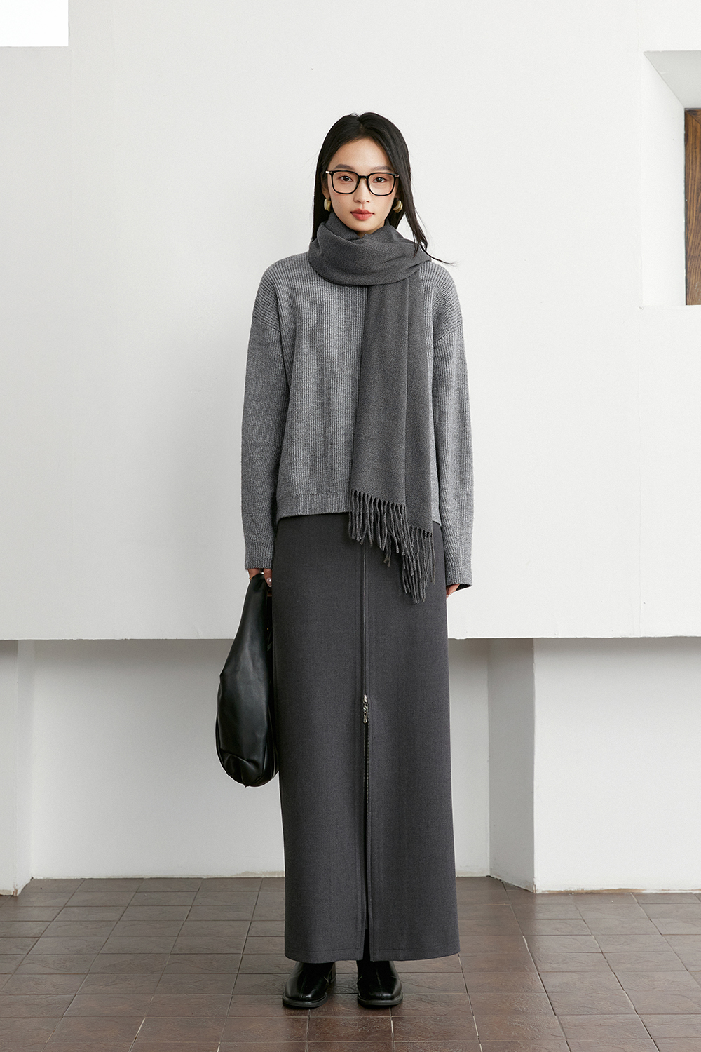 Minimalist gray round neck knitted sweater-VIMLYSTORE