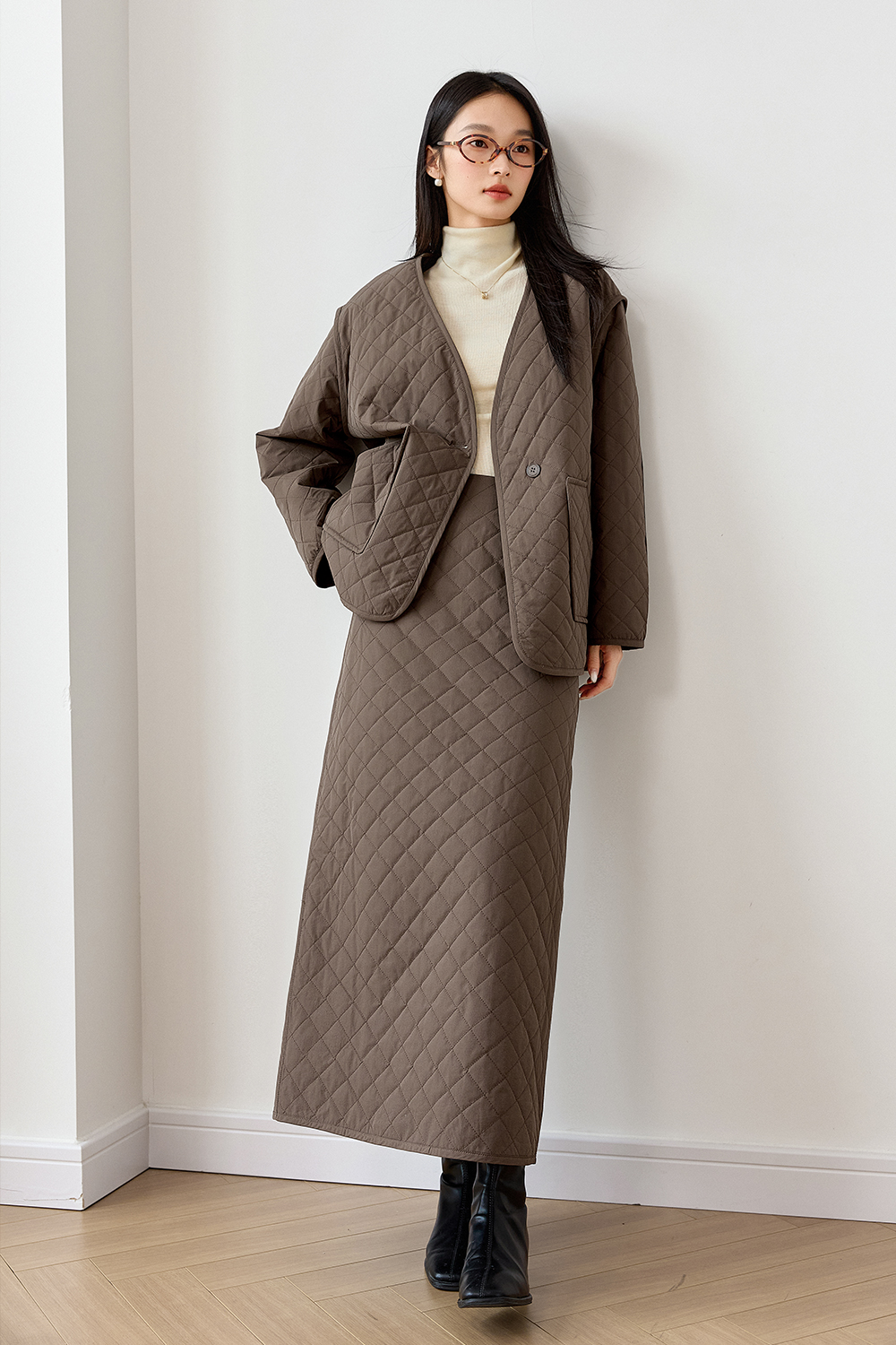 Classic Brown Diamond-Quilted Padded Set