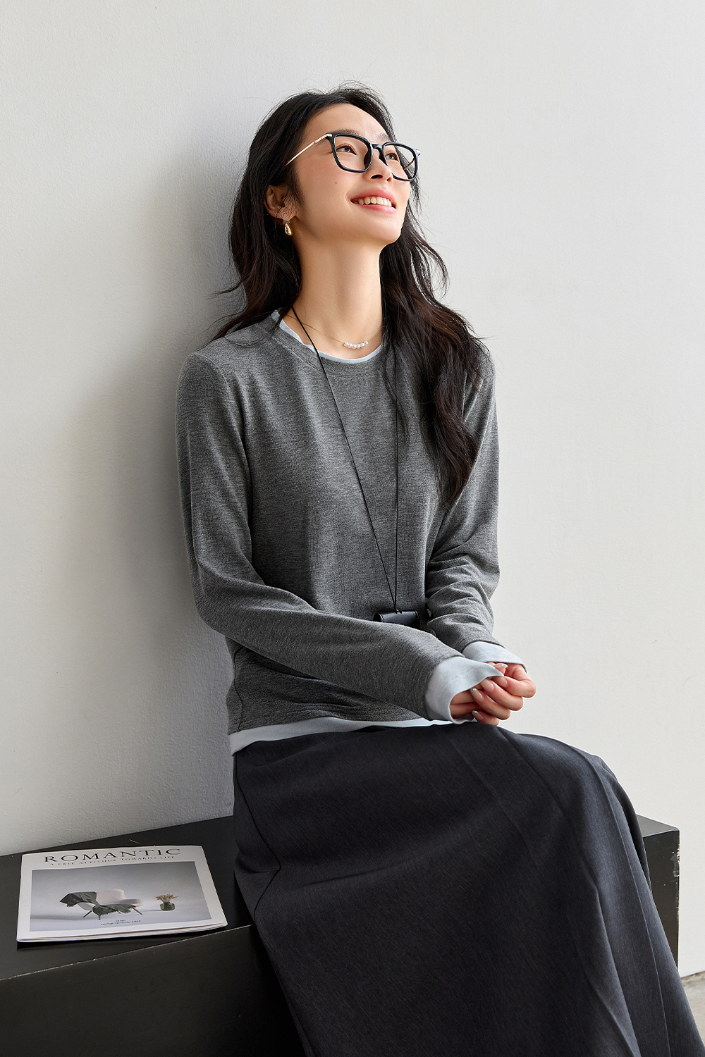 Contrast Color Round Neck T-Shirt-VIMLYSTORE