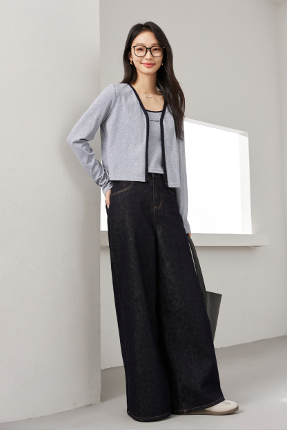 Simple Contrasting Knitted Two-Piece Suit