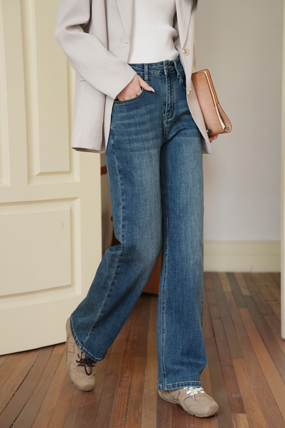 Cotton Spun Straight Leg Jeans