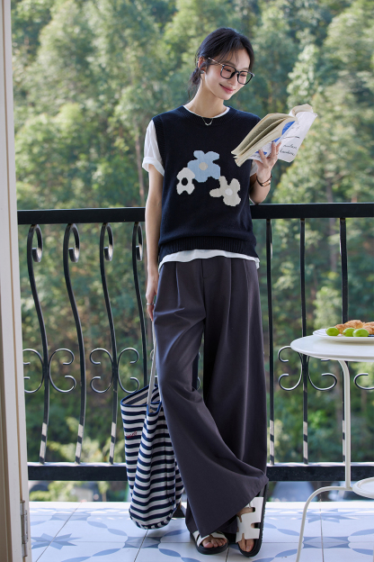Simple Floral Knitwear