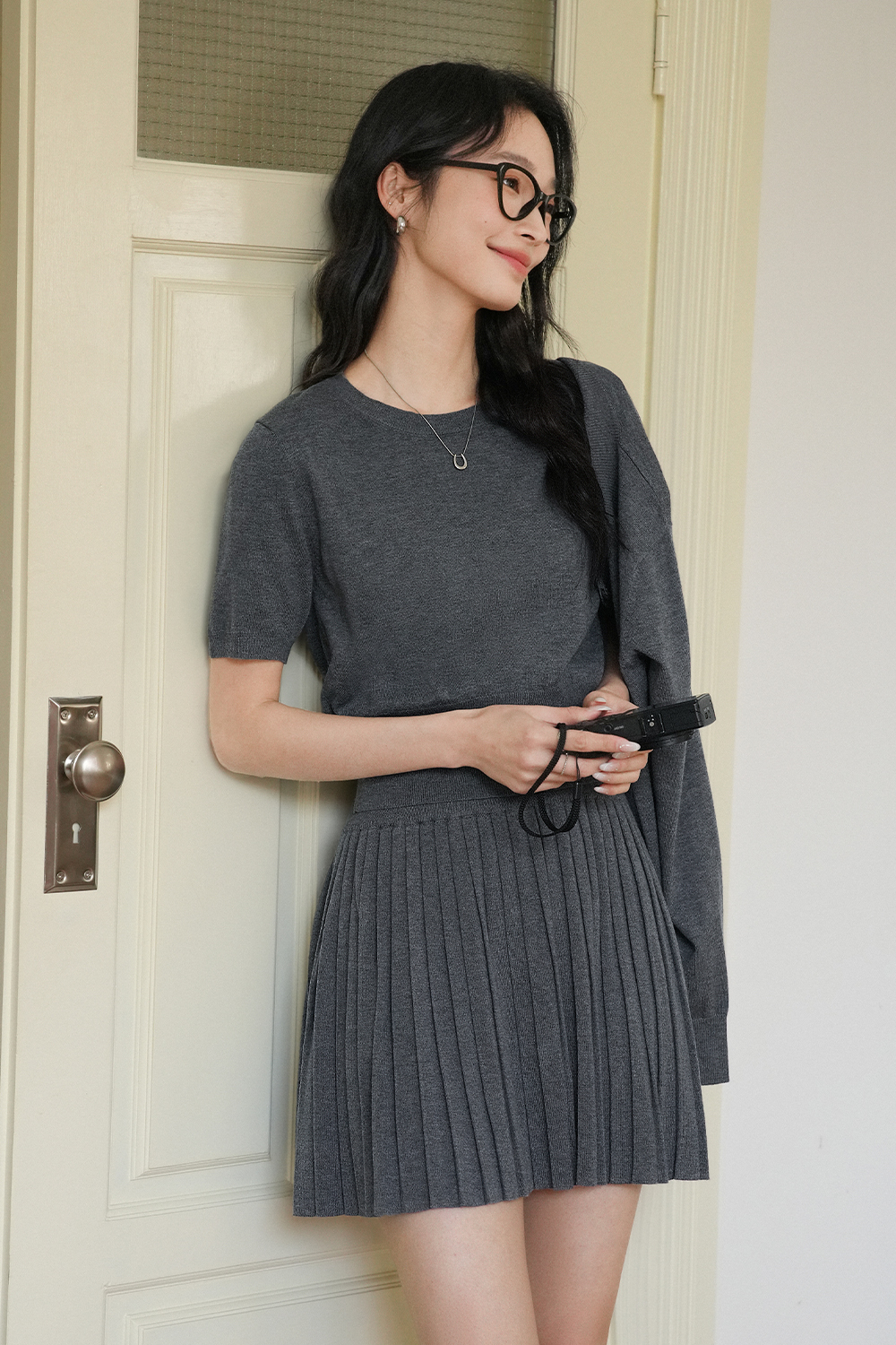 Low-Key Grey Knitted Three-Piece Suit
