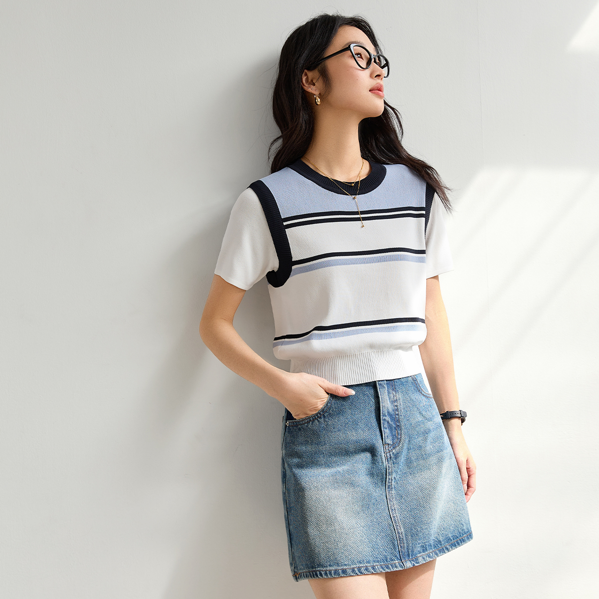 Contrast Striped Round Neck Sweater