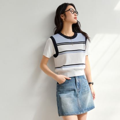 Contrast Striped Round Neck Sweater