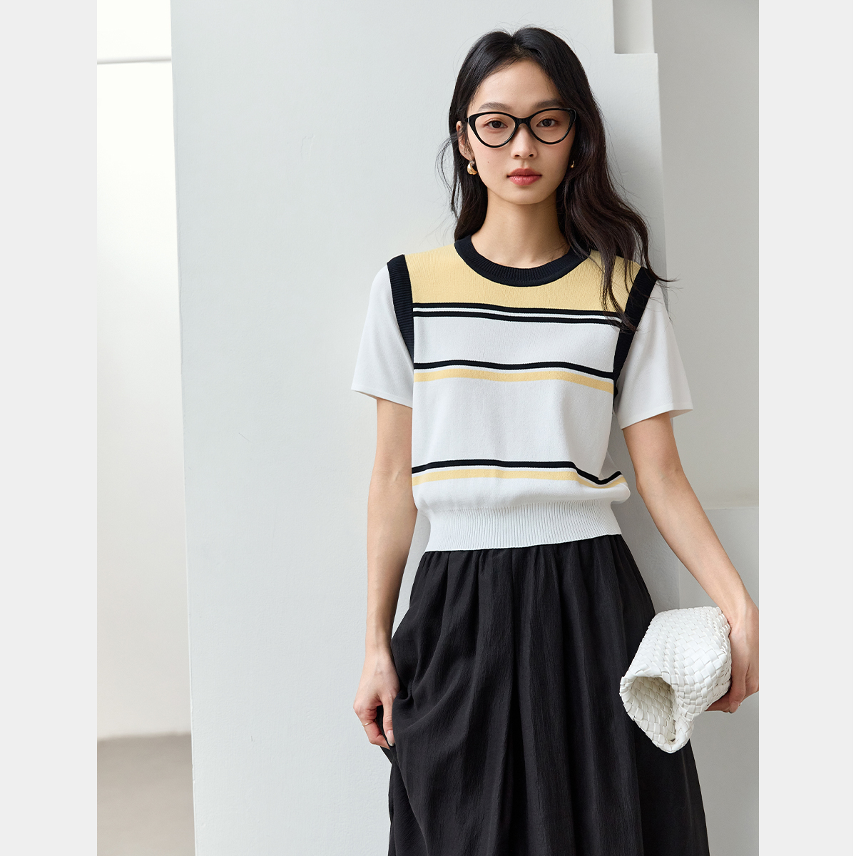 Contrast Striped Round Neck Sweater
