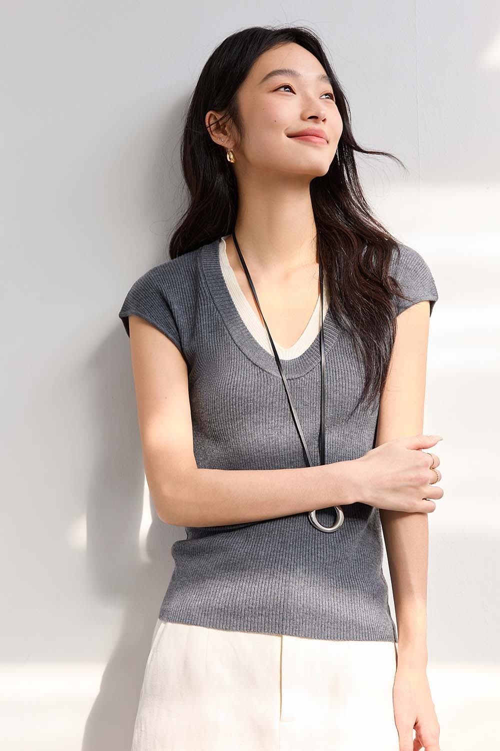 Minimalist Contrast Color Slim Sweater