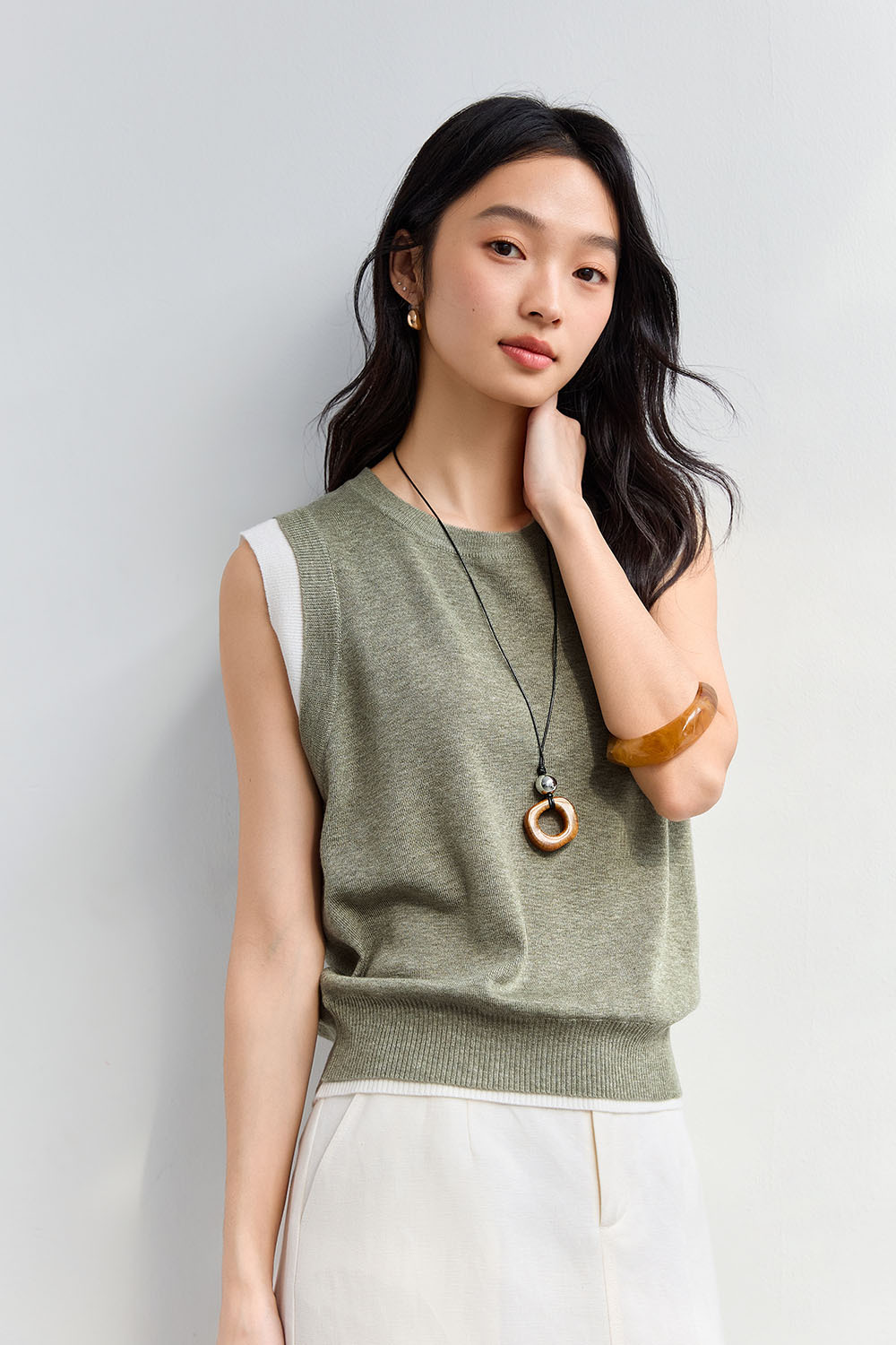 Round Neck Sleeveless Loose Knit Sweater