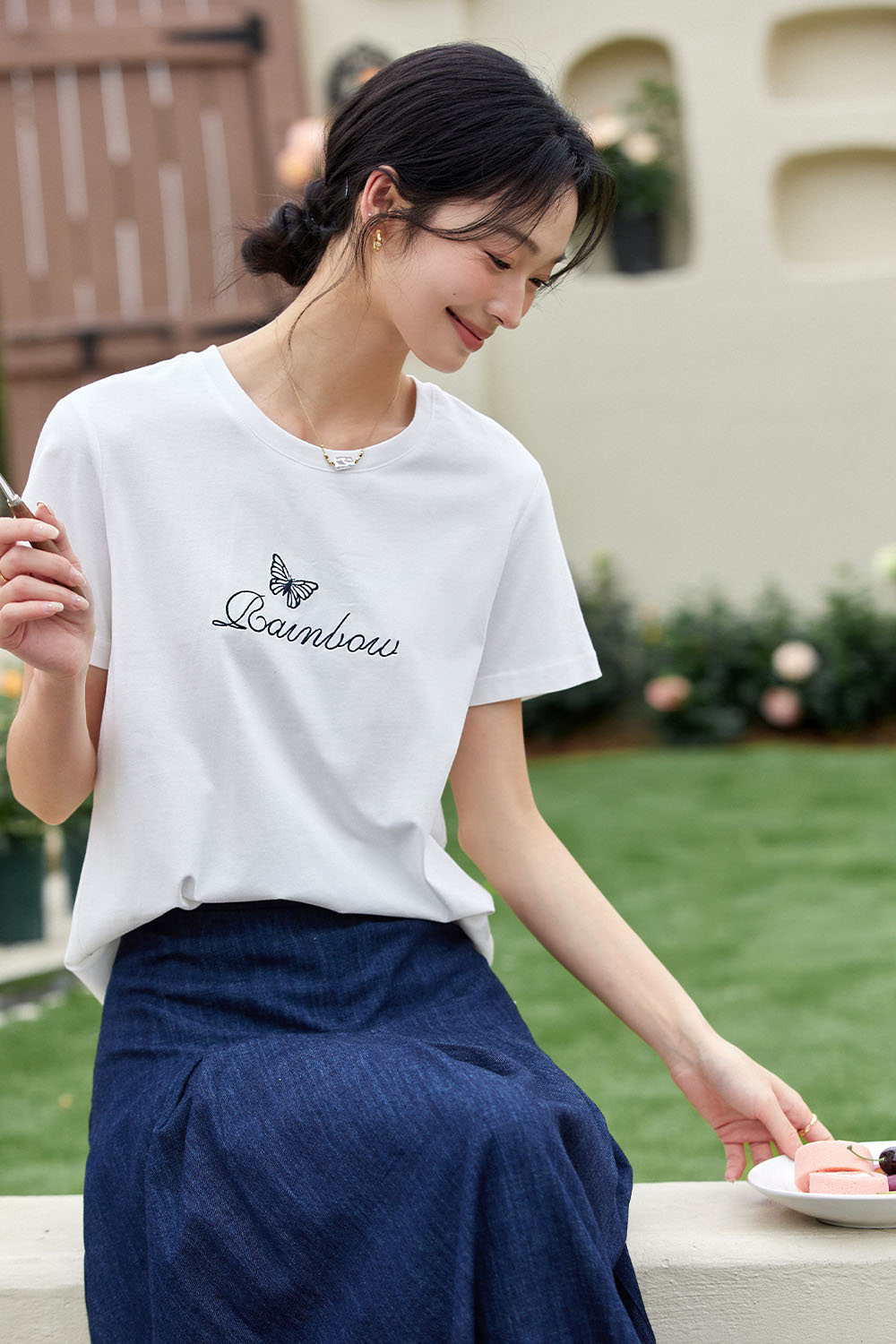 Exquisite Butterfly Embroidered T-Shirt-VIMLYSTORE