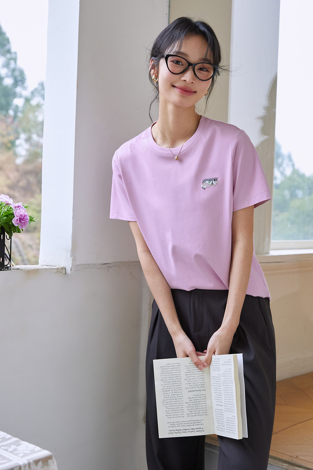 Kitten Sequin Embroidered Straight T-Shirt