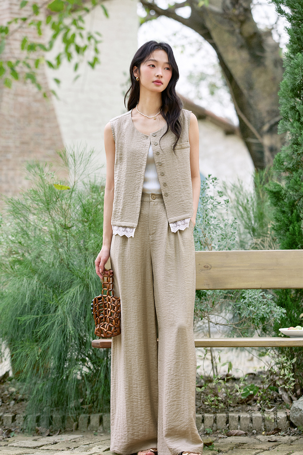 Wrinkled Lace Vest Suit
