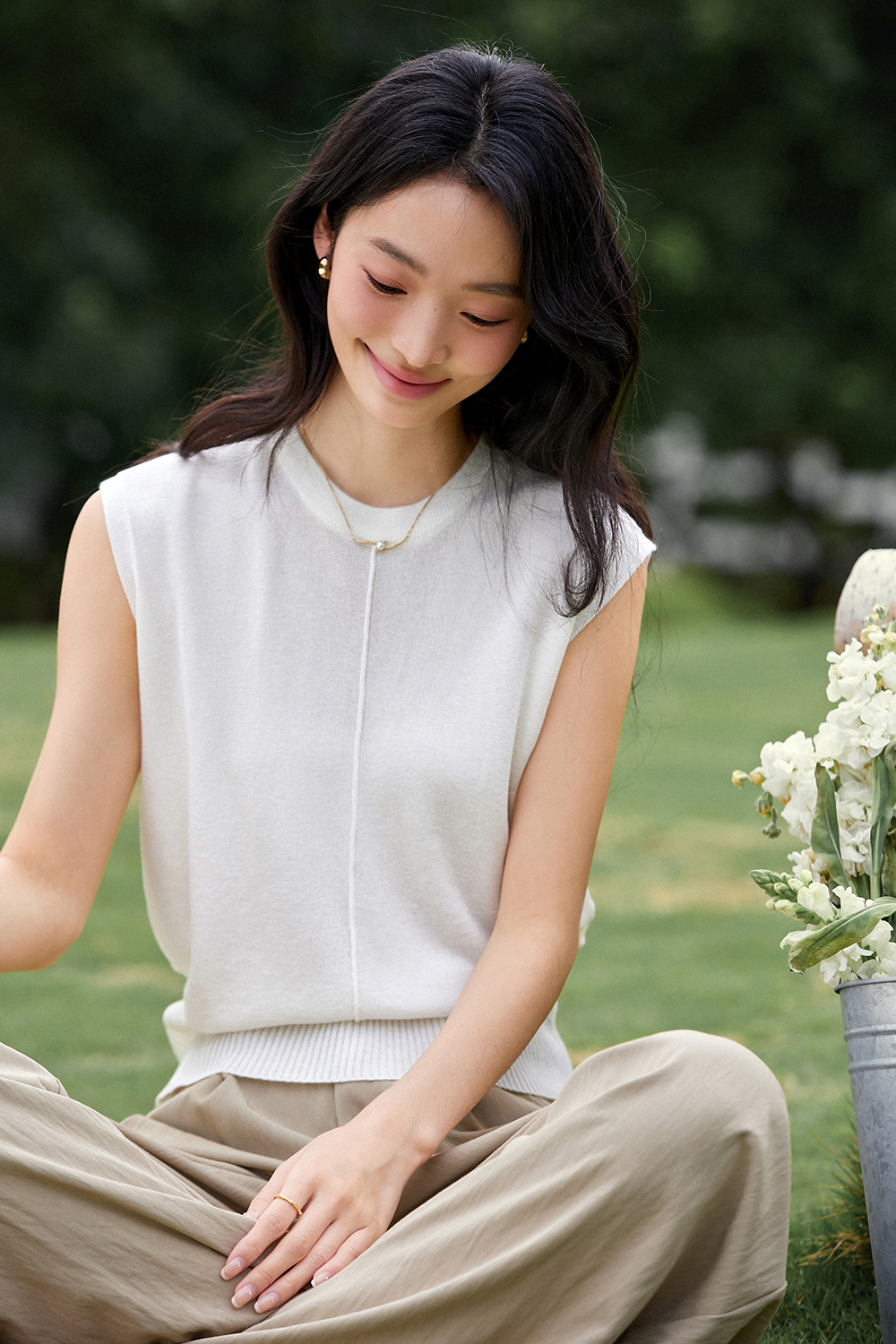 Round Neck High Elastic Sleeveless Sweater