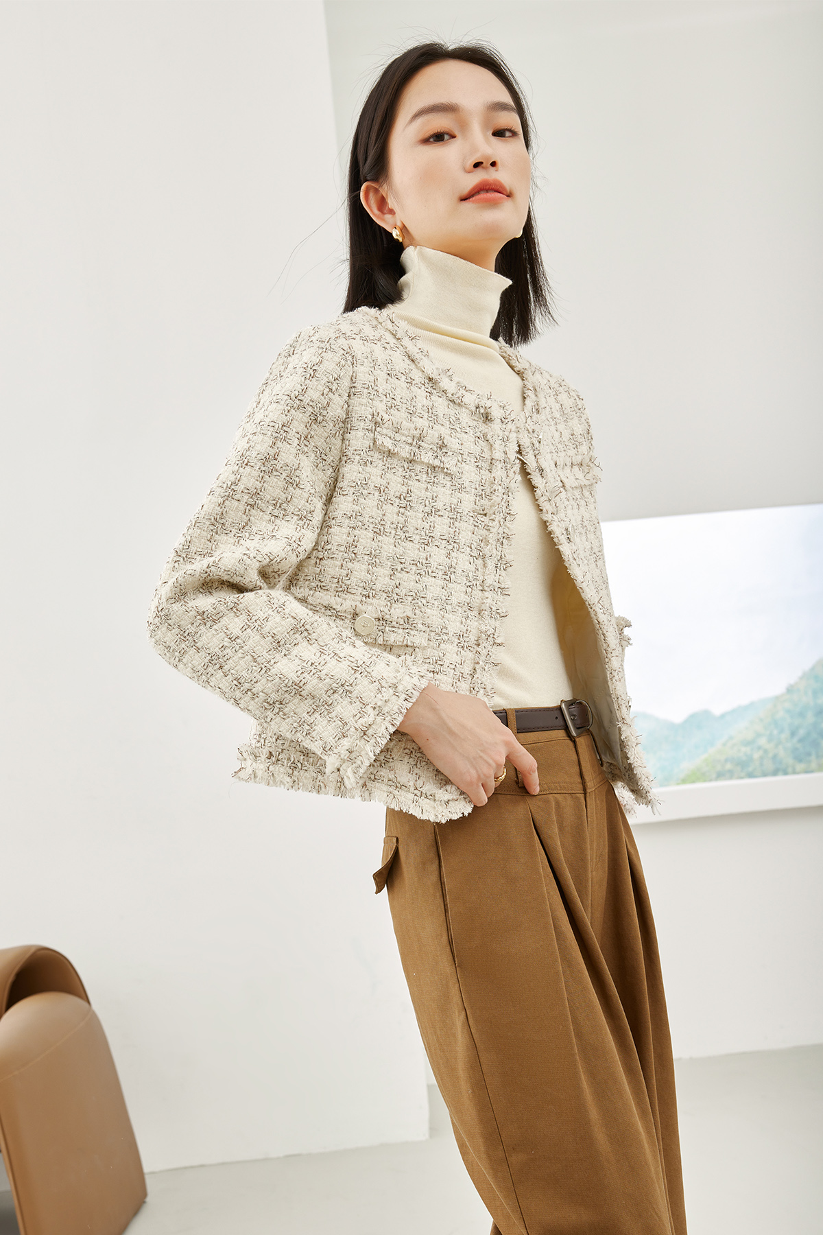 Tassel-Trimmed Round Neck Short Jacket