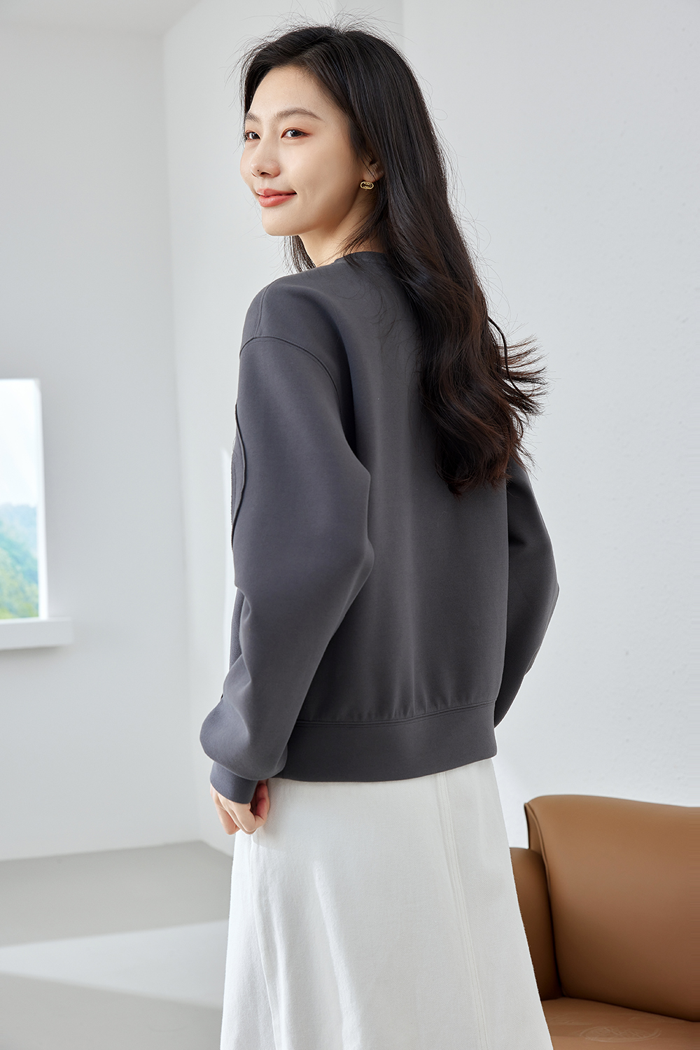 Unique embroidered round neck tops-VIMLYSTORE