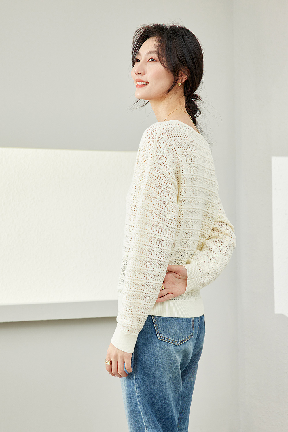V-neck hollow sweater-VIMLYSTORE