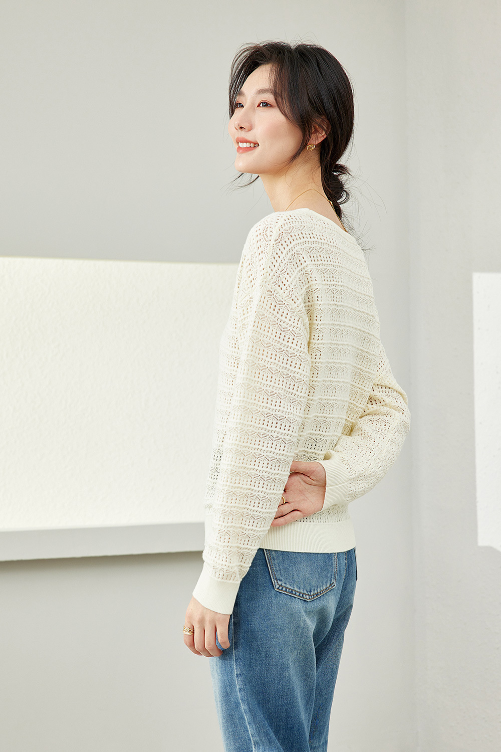V-neck hollow sweater
