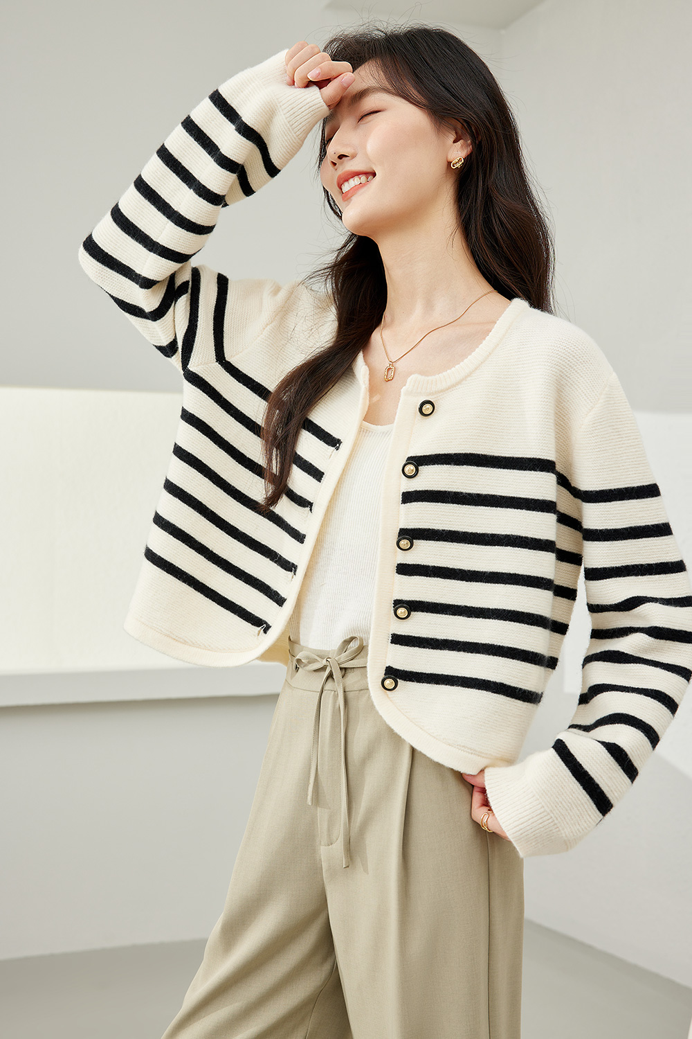 Rounded Hem Knitted Cardigan-VIMLYSTORE