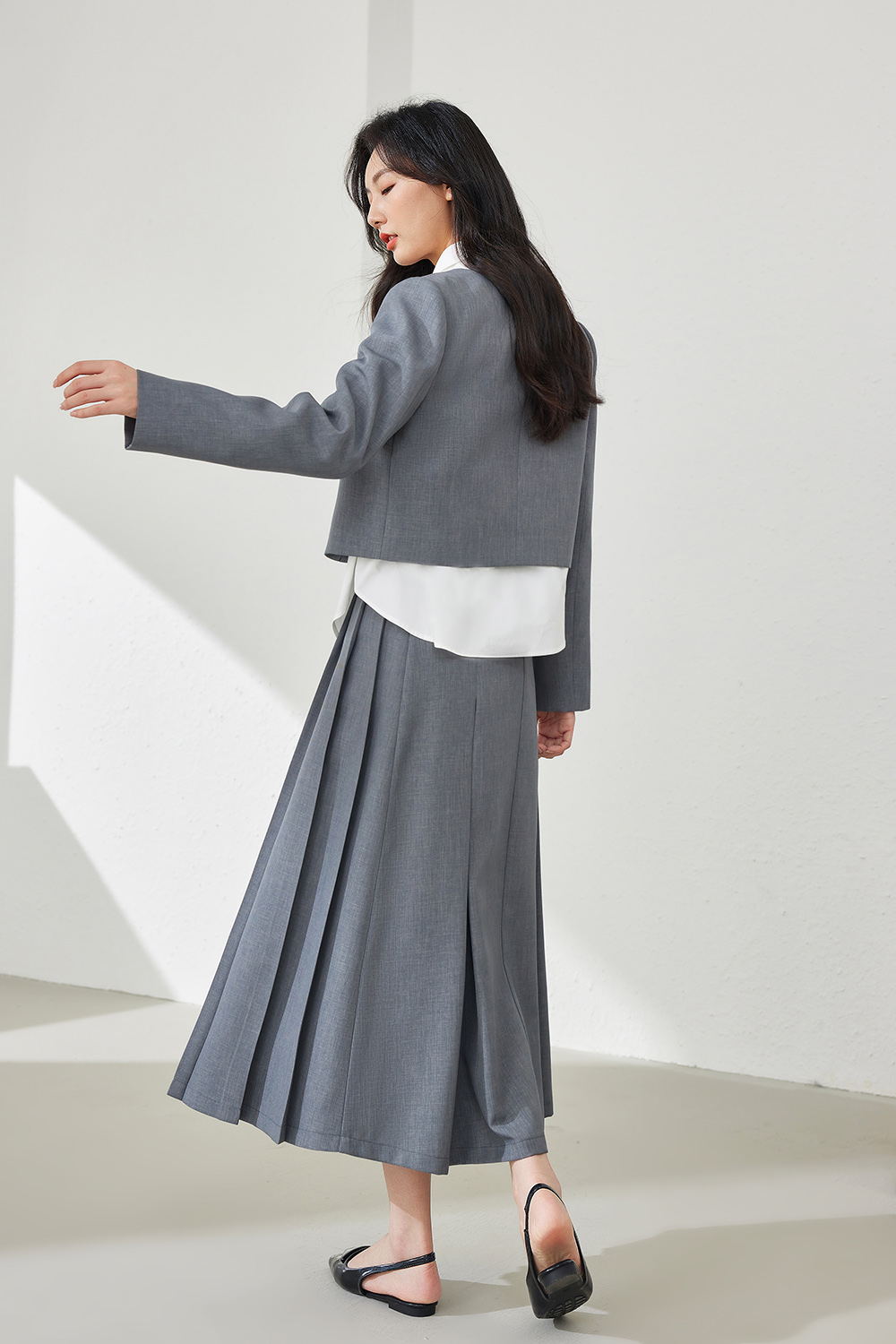 Elegant Pleated Skirt Suit