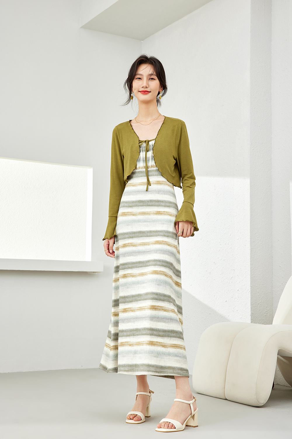 Contrast Color Dress Suit