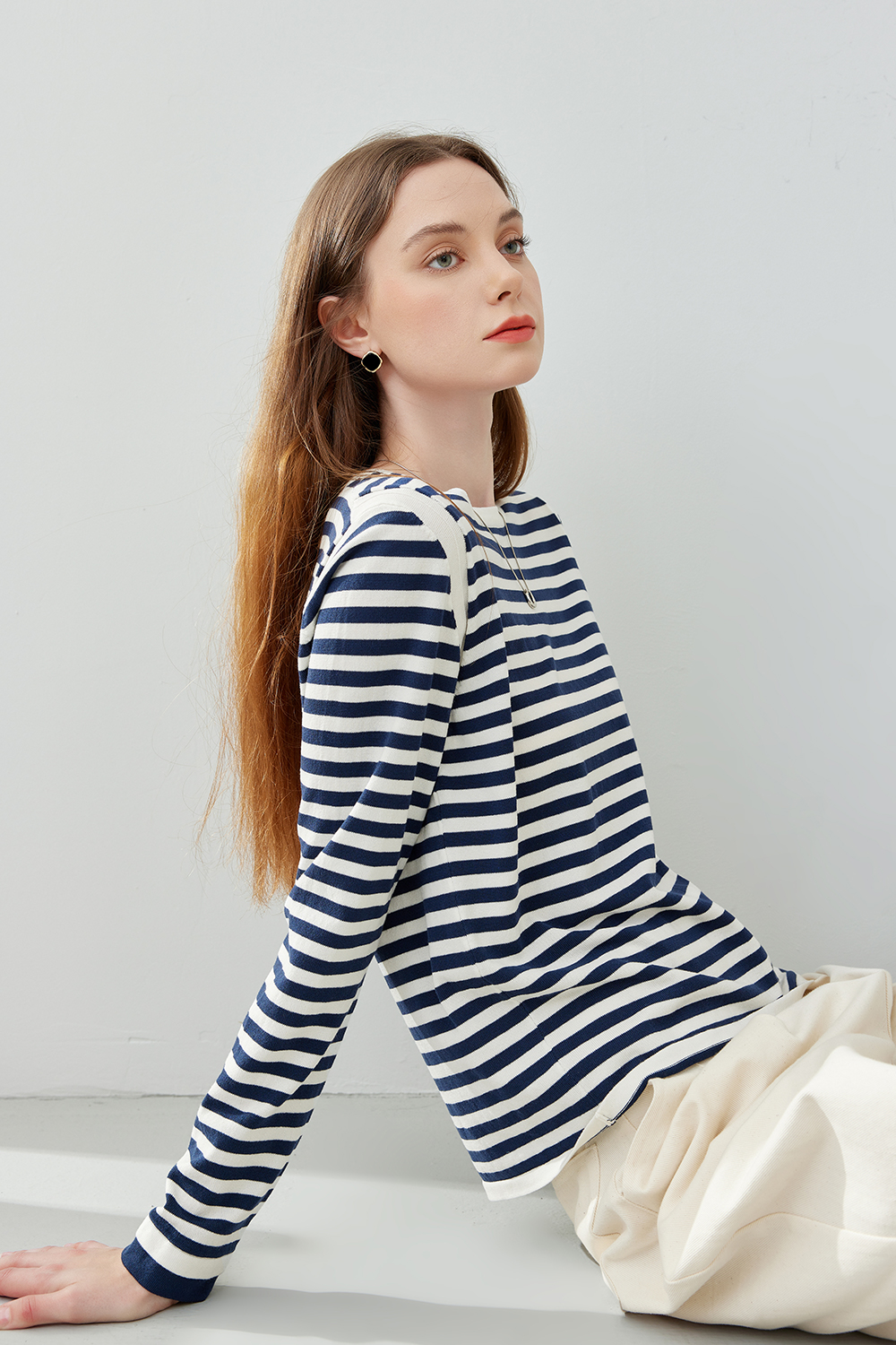 Round Neck Striped Knit Sweater-VIMLYSTORE