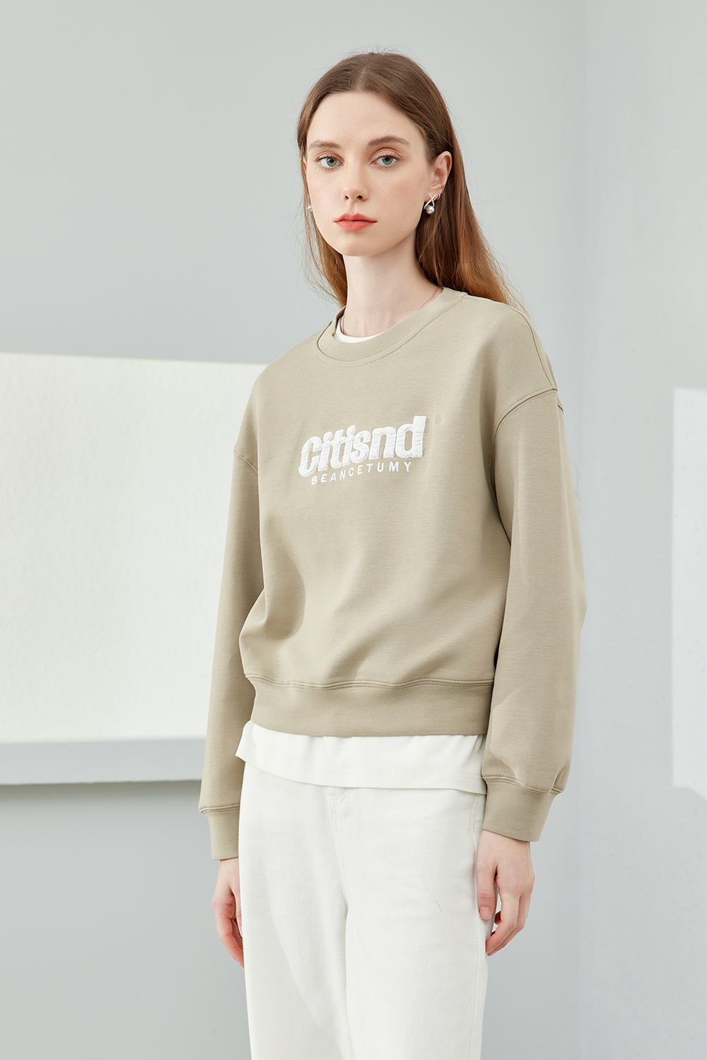 beaded embroidered sweatshirt