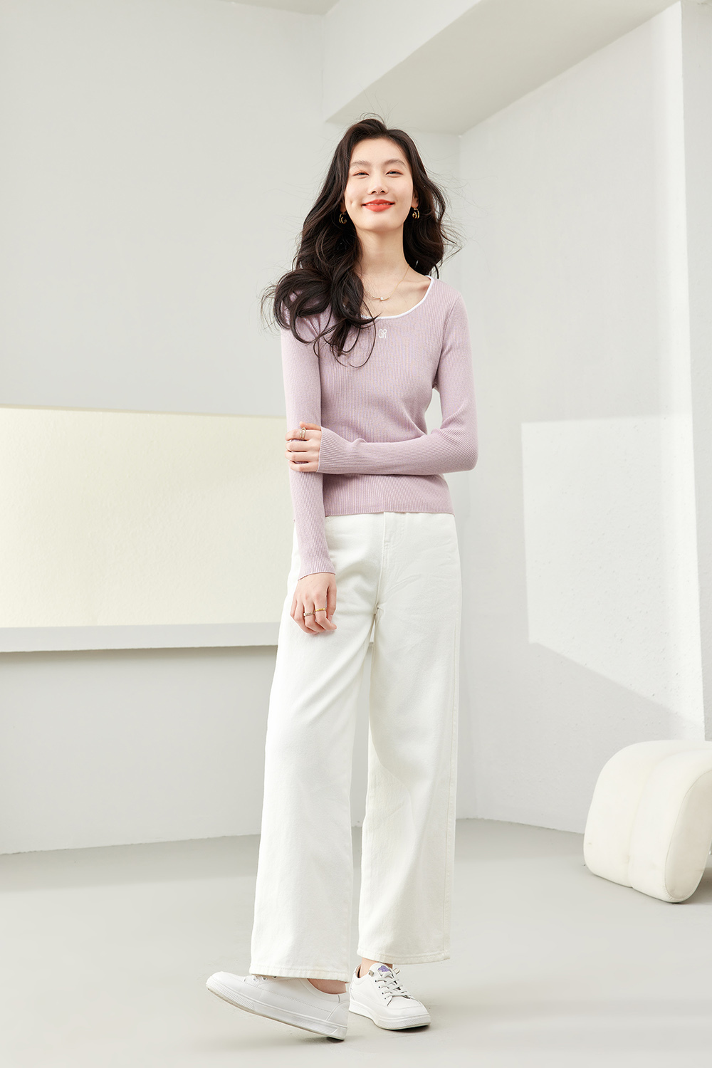 U-Neck Contrast Knitted Sweater