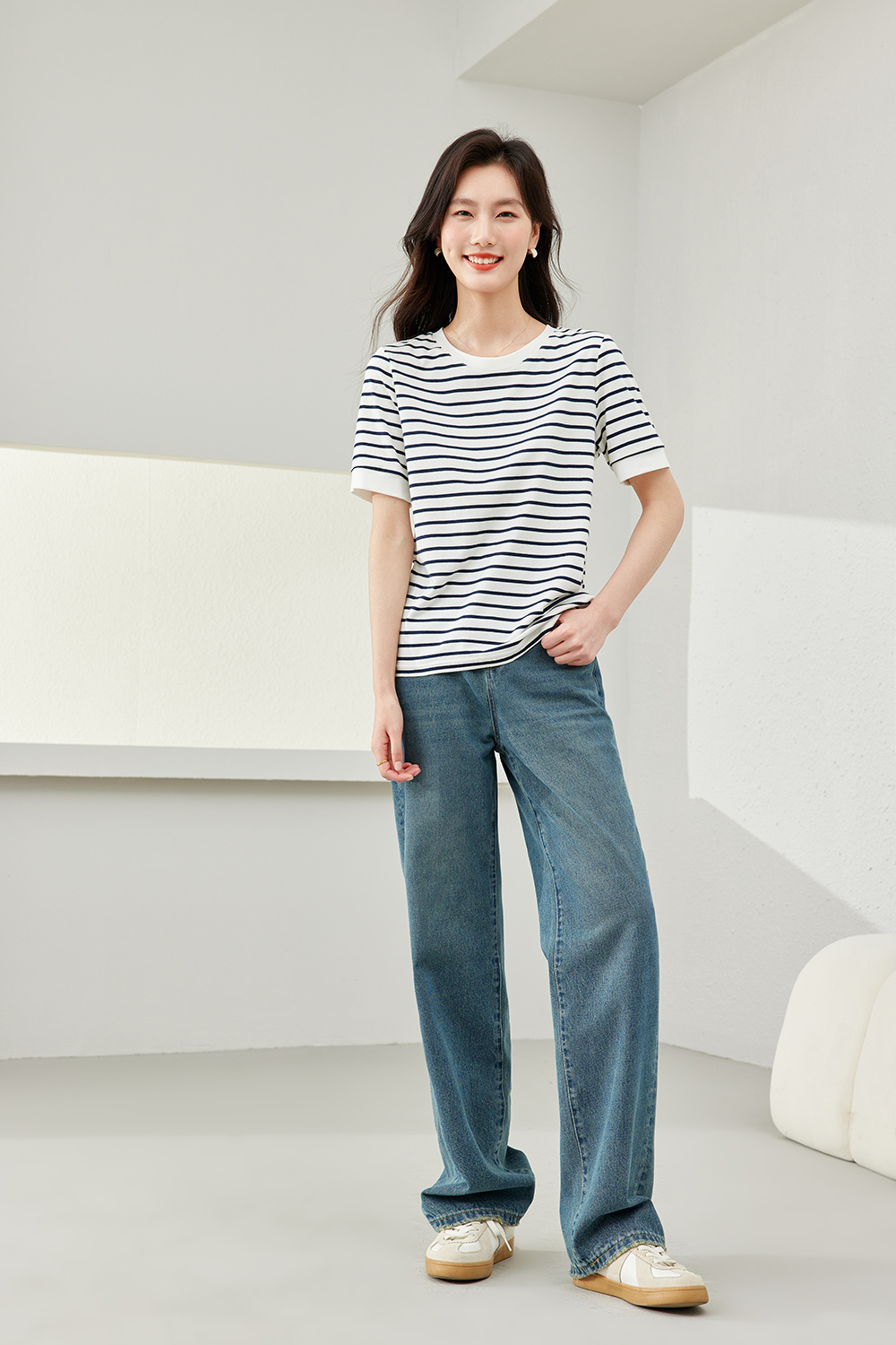 Minimalist Striped Round Neck T-Shirt-VIMLYSTORE