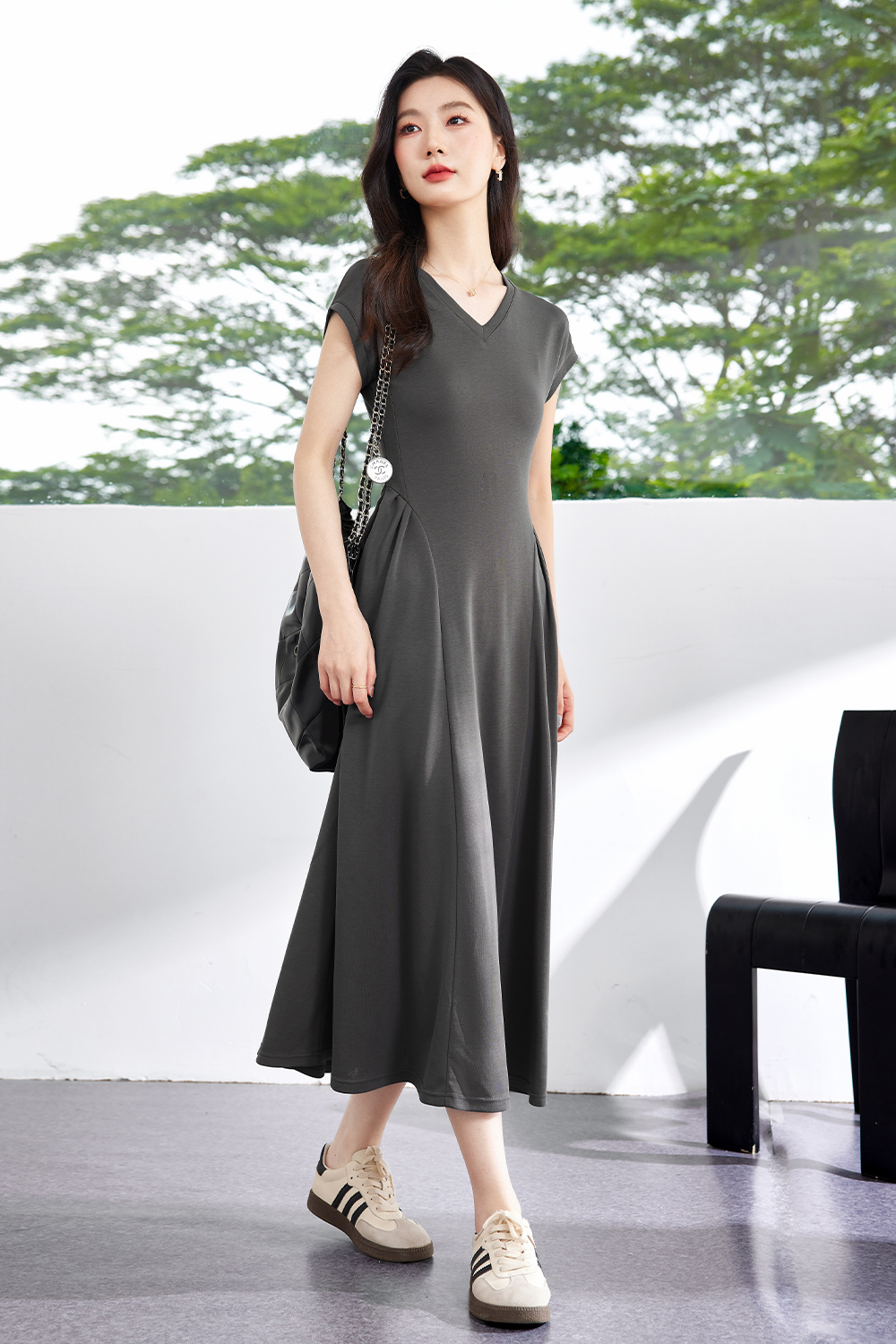 Temperament And High-End Dress