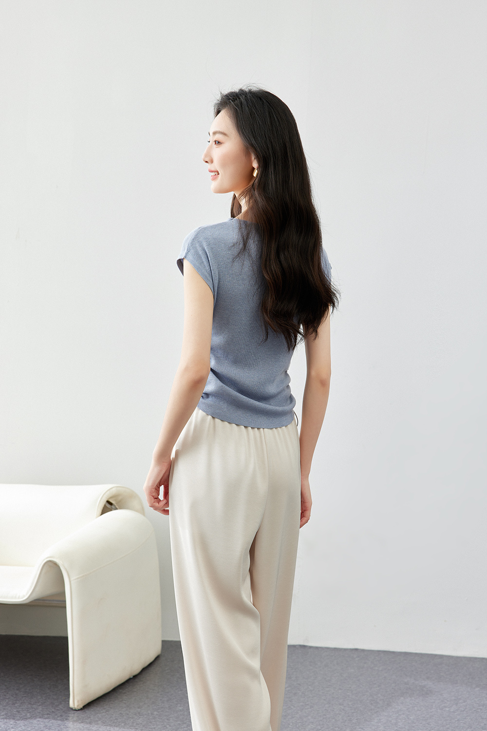 U-Neck Sleeveless Sweater