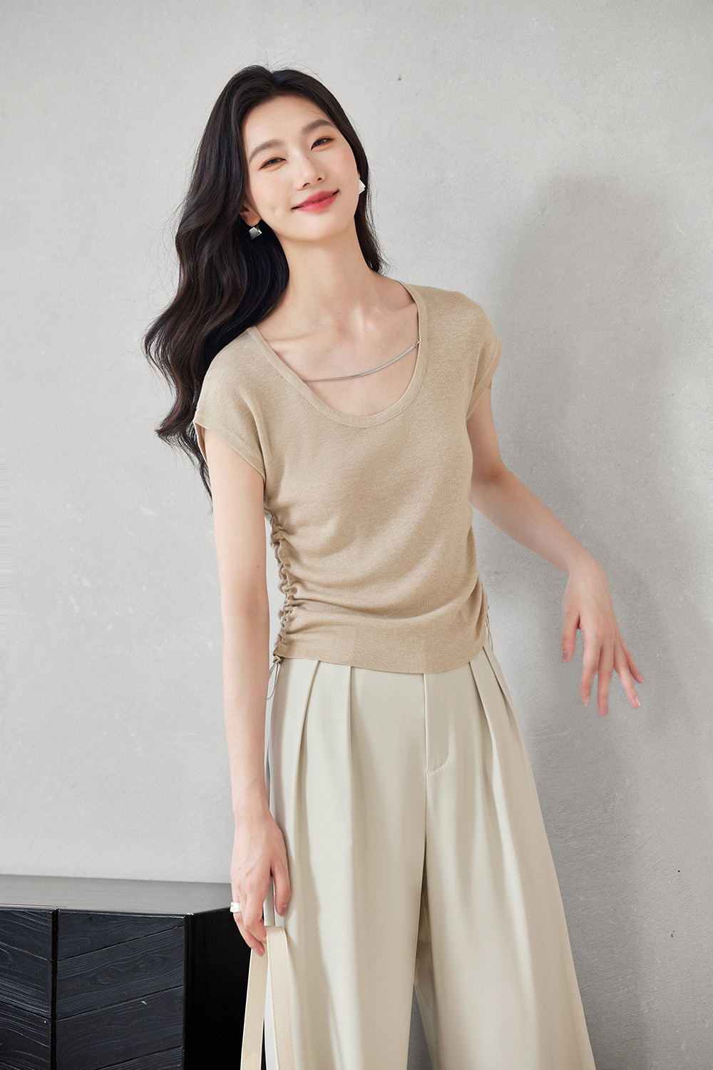 U-Neck Sleeveless Sweater