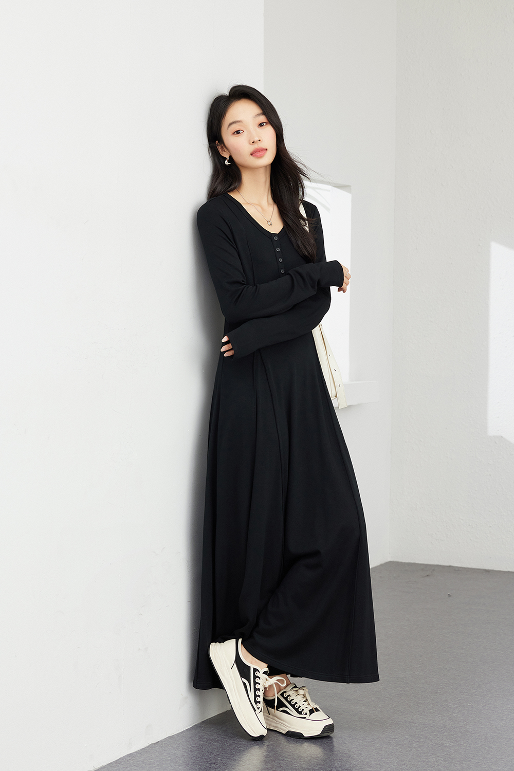 Elegant And Versatile Dress