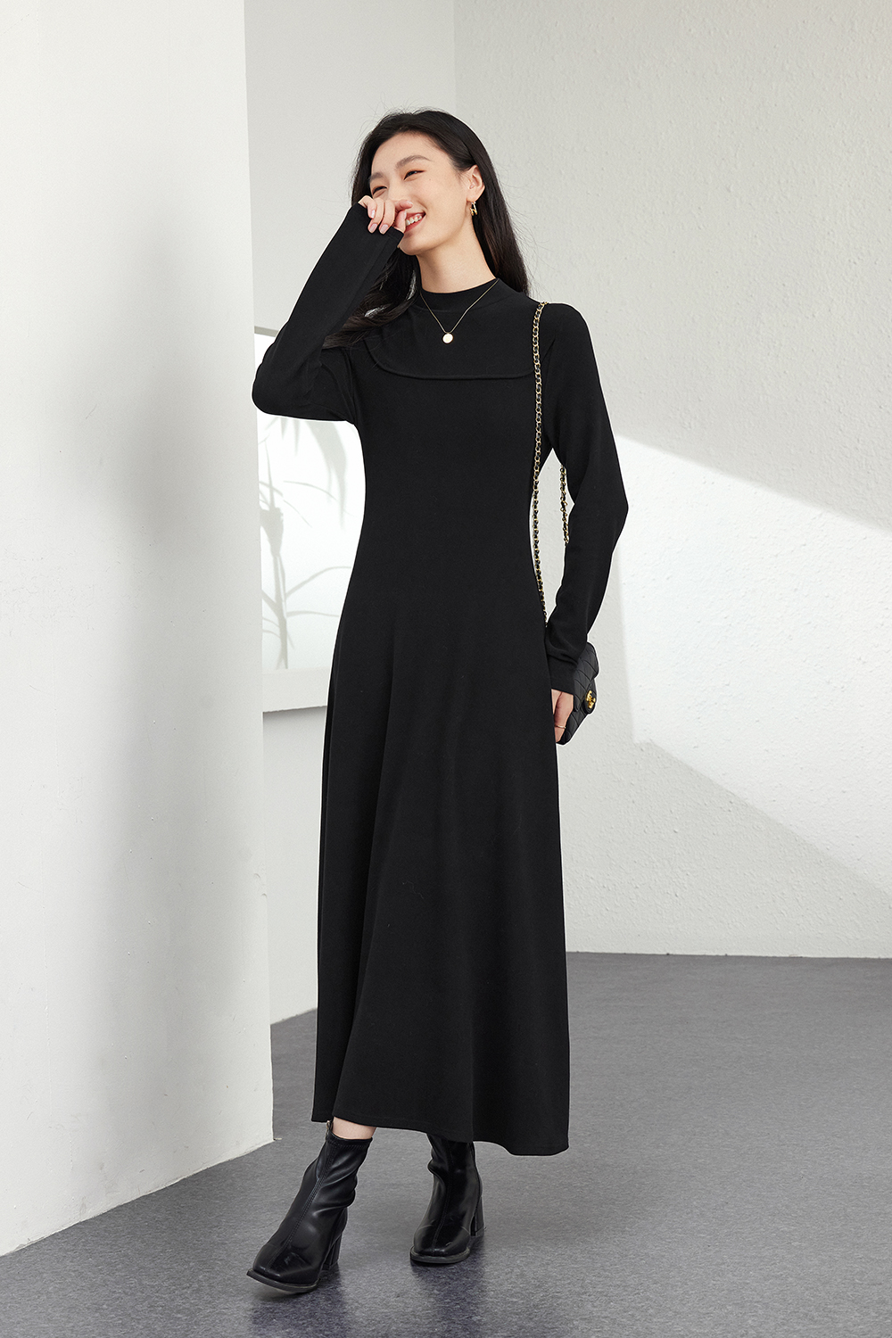 Inner waist-cinched knitted dress