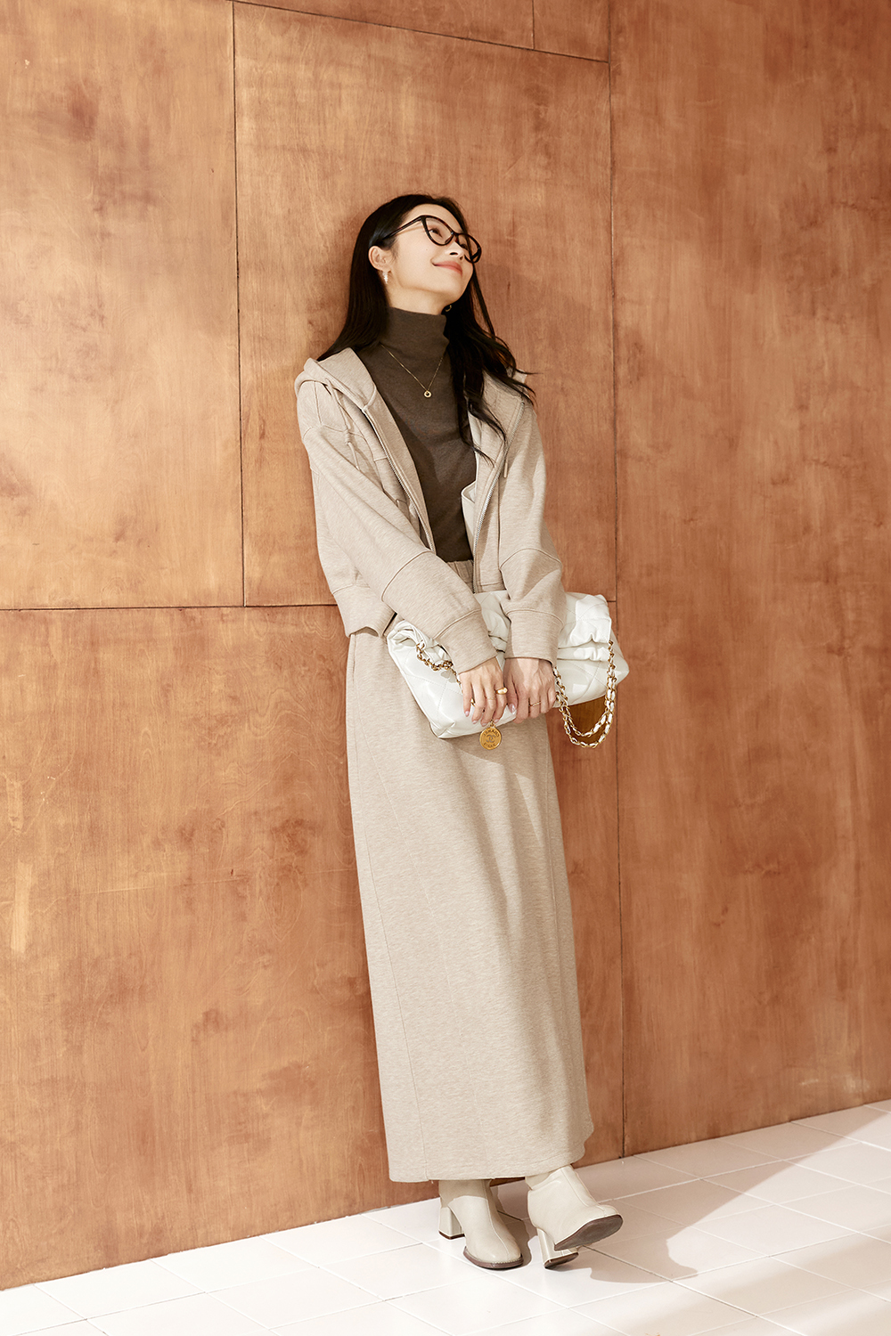 Fashionable loose hooded suit